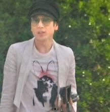 王烁个人资料介绍,才华横溢的青年才俊，多领域杰出贡献者