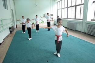 课身图片,课身图片中的古代服饰与文化